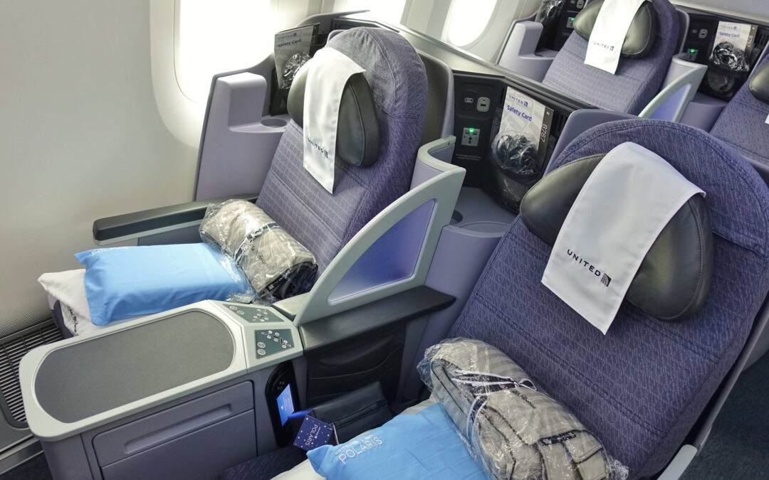 United Airlines Flight 1948 Generates Standing Ovation For Enforcing Headphones Ban On Passenger