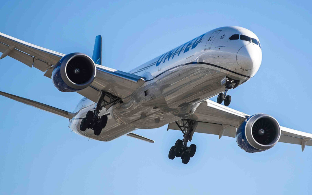 United Airlines Flight 858 Diverted And Swarmed By Police Due To Argument En Route To San Francisco