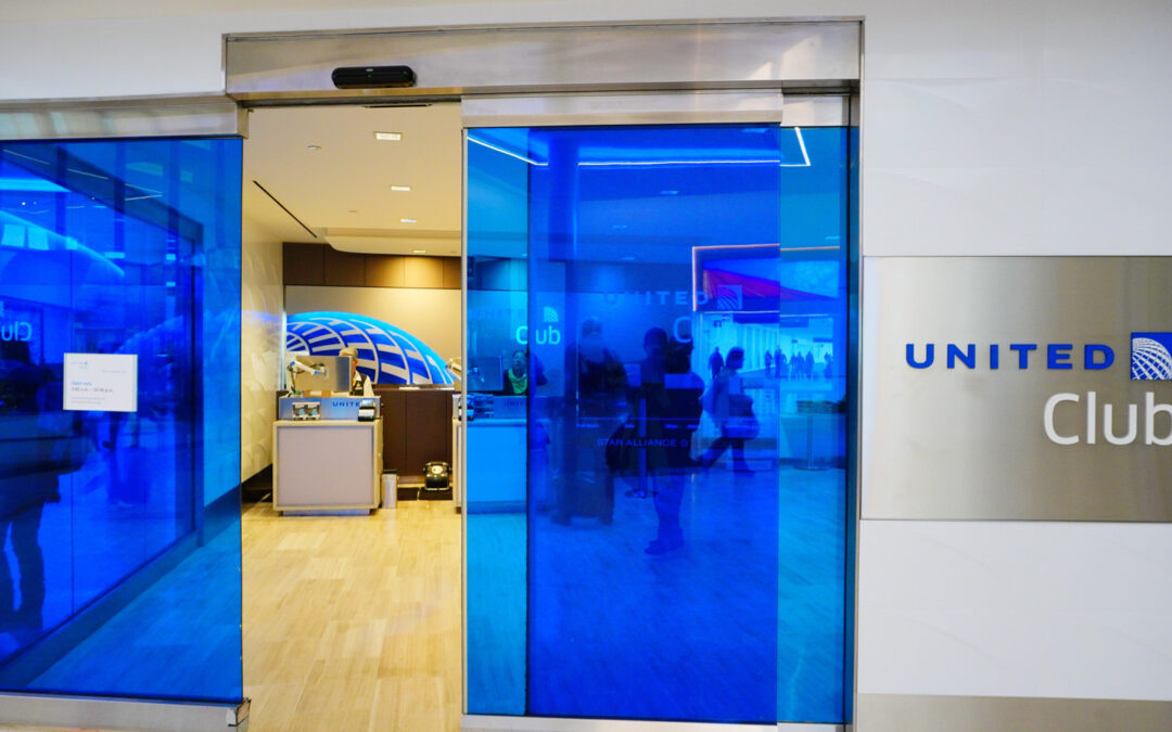United Airlines Employees At Denver Airport Unbothered By Unwanted Visitor